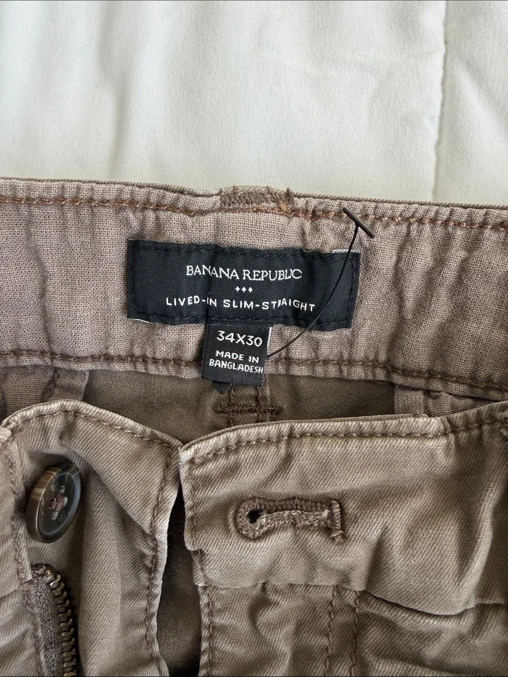 Banana Republic Men's Cargo Pants in Taupe Brown